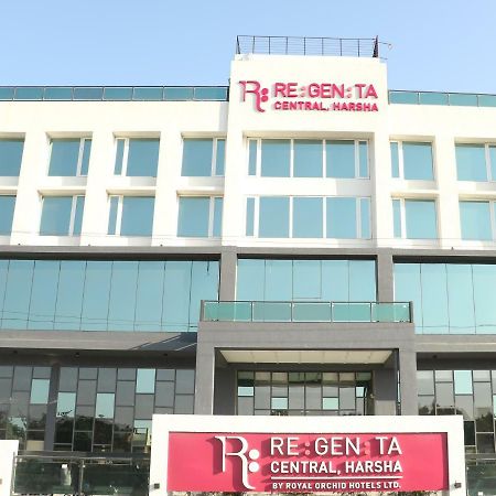 Regenta Central Harsha Vapi Pārdi Extérieur photo