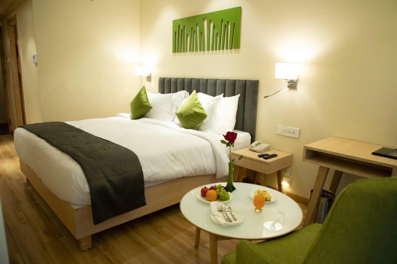 Regenta Central Harsha Vapi Pārdi Extérieur photo