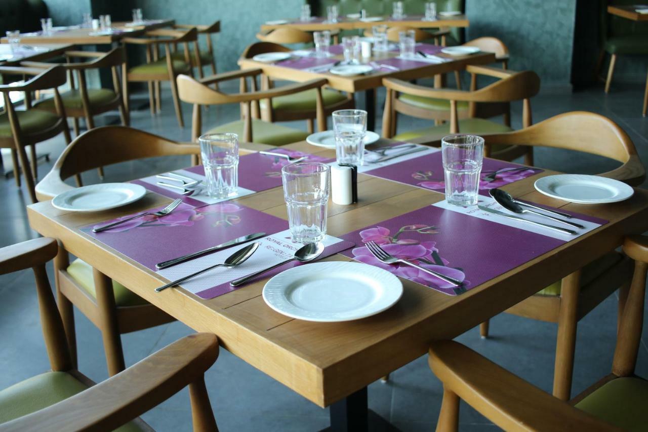 Regenta Central Harsha Vapi Pārdi Extérieur photo