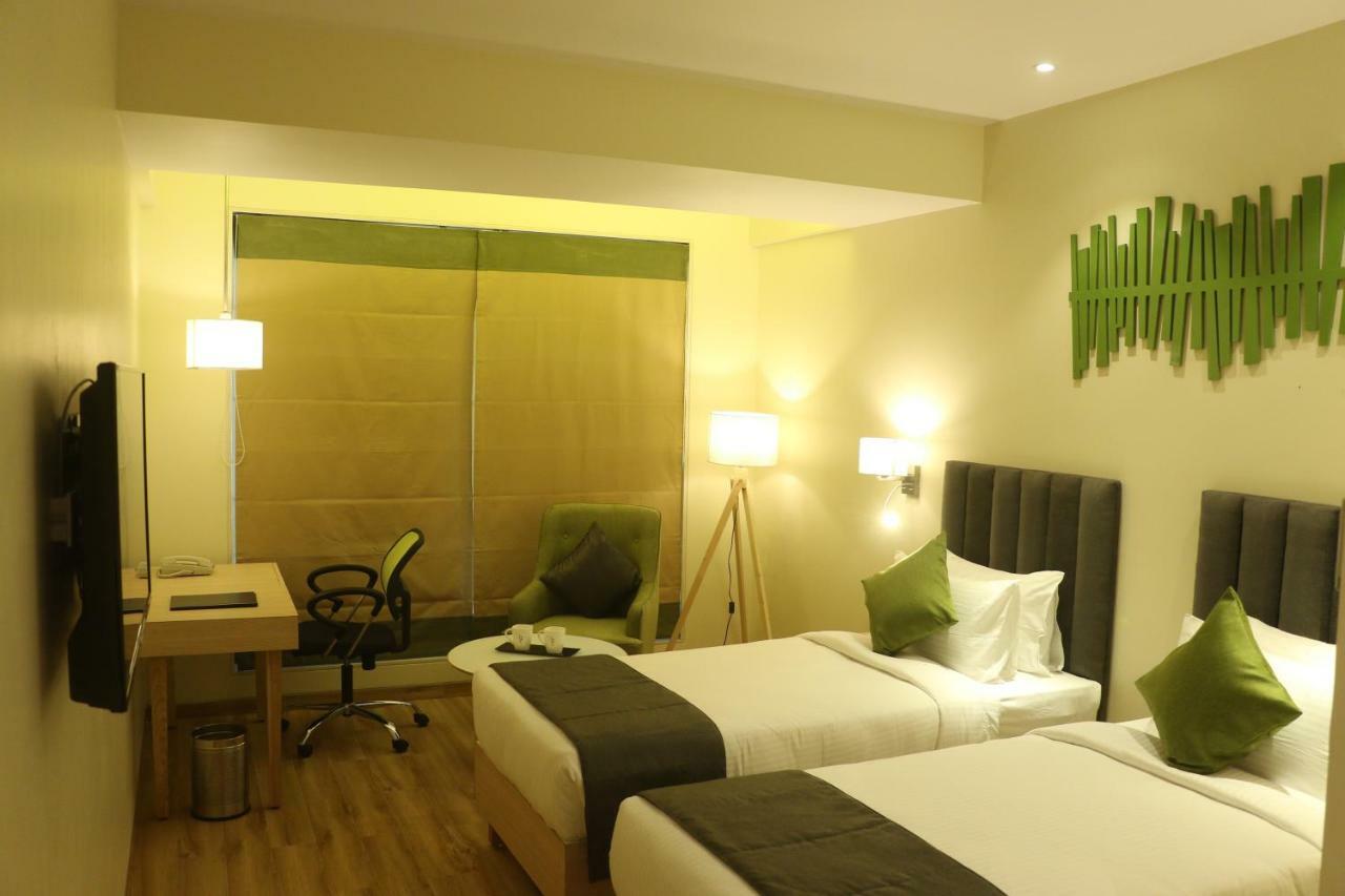 Regenta Central Harsha Vapi Pārdi Extérieur photo